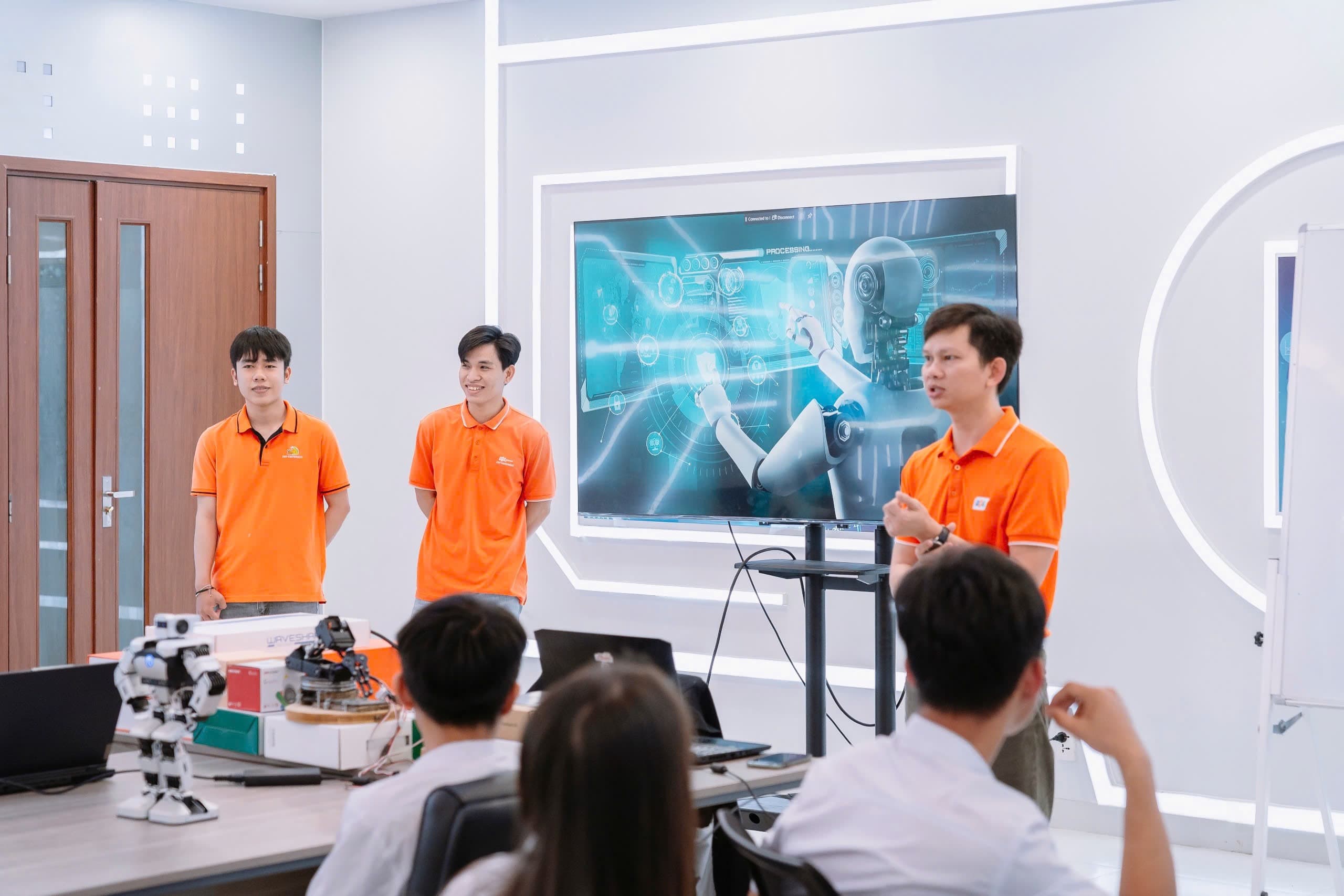 Teen tự tin với laptop
